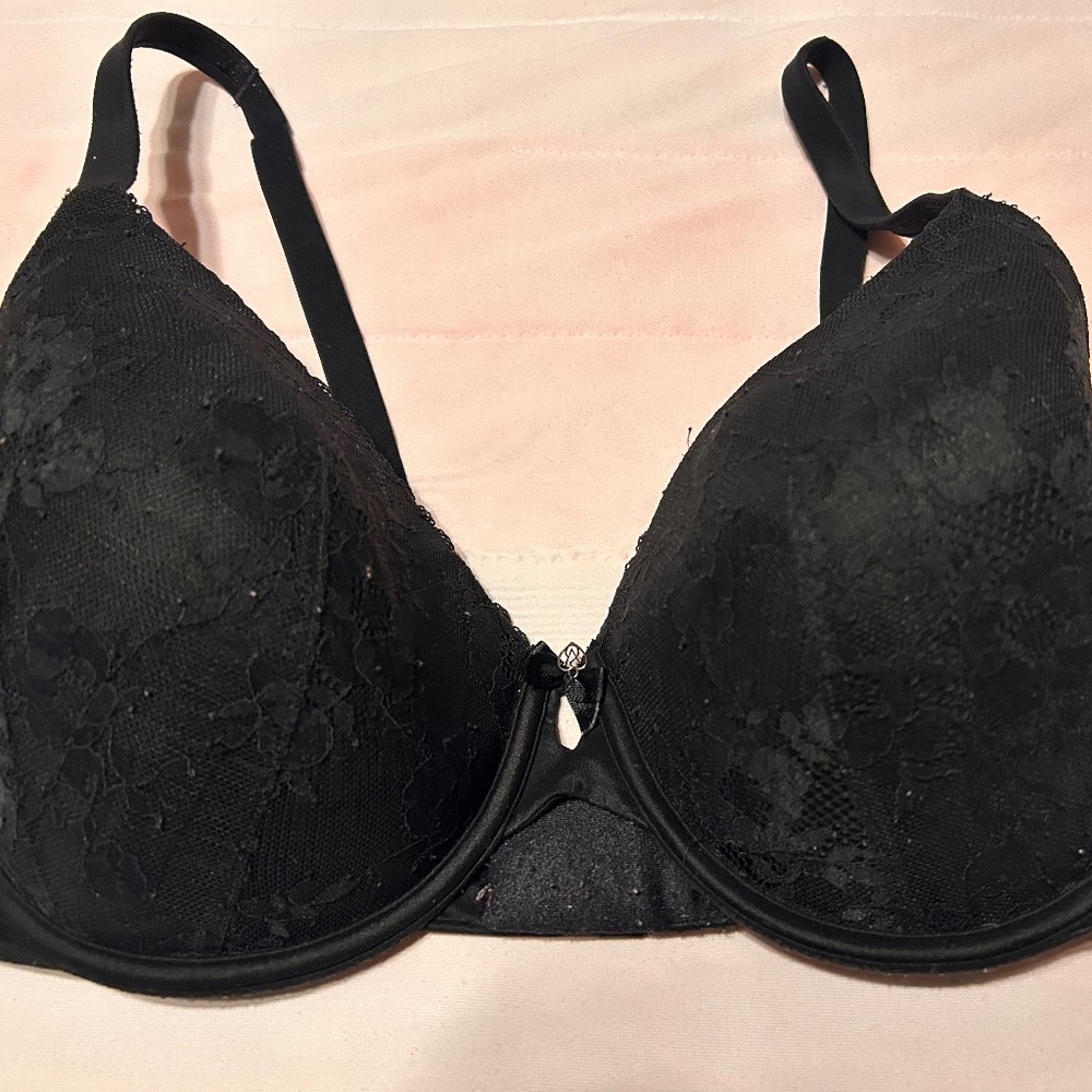 Victoria's Secret Black Lace Body By Victoria Lined Perfect Coverage 38DDD Bra